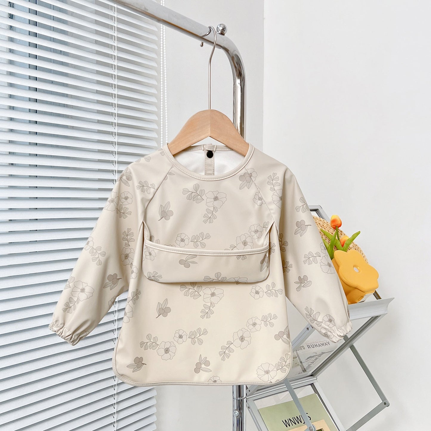 Long-Sleeve Bib (Waterproof) – Easy Clean, Mess-Free Mealtimes