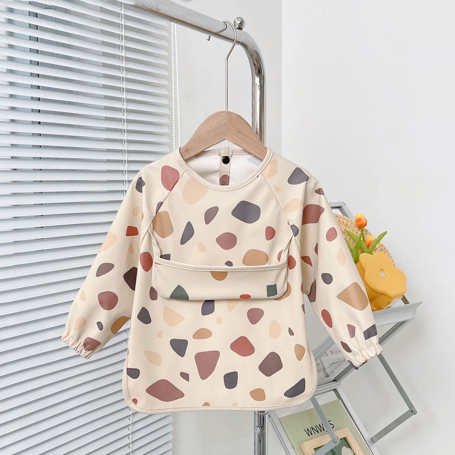Long-Sleeve Bib (Waterproof) – Easy Clean, Mess-Free Mealtimes