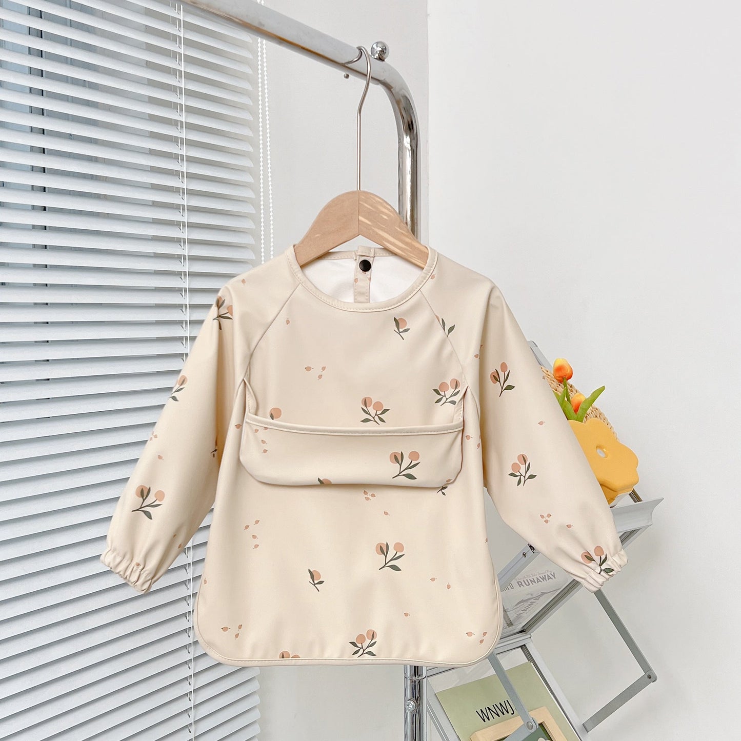 Long-Sleeve Bib (Waterproof) – Easy Clean, Mess-Free Mealtimes
