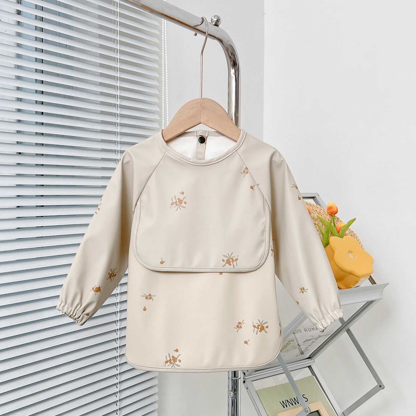 Long-Sleeve Bib (Waterproof) – Easy Clean, Mess-Free Mealtimes